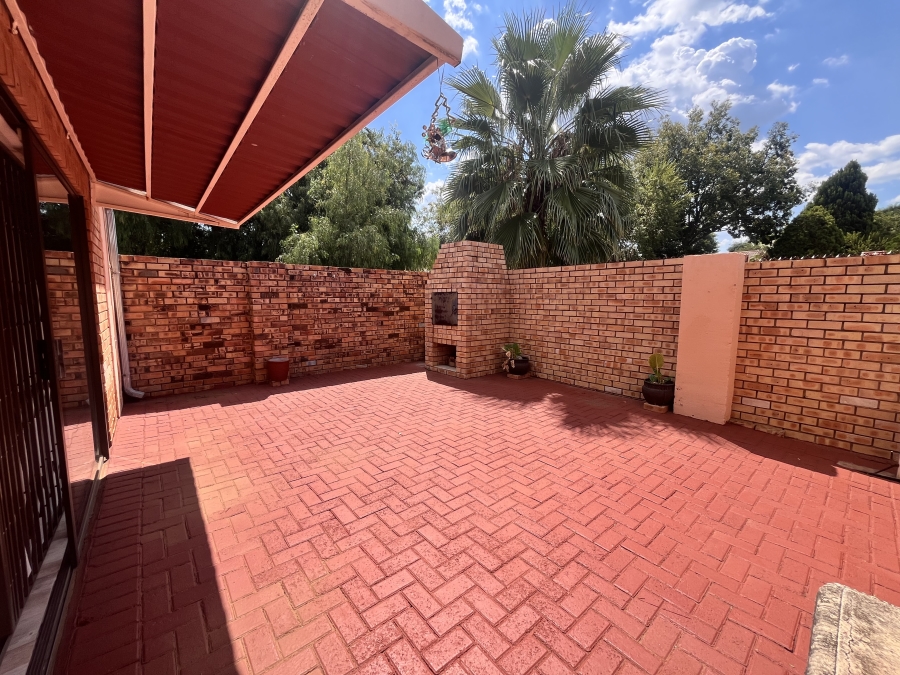 To Let 2 Bedroom Property for Rent in Doringkruin North West